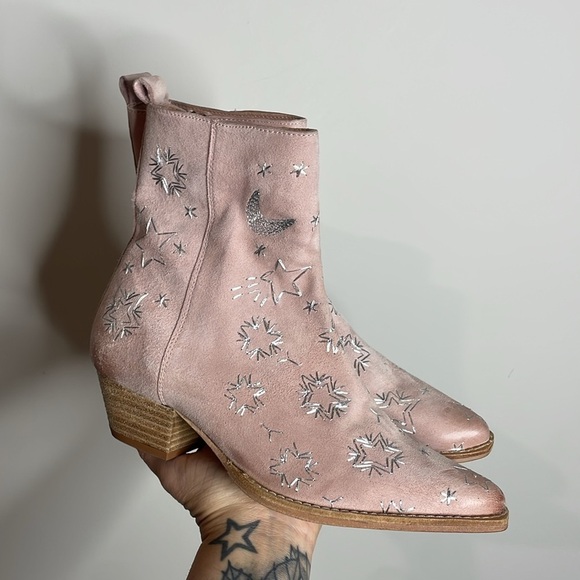 Free People | Bowers Pink Suede Star Embroidered Western Booties Size 7.5 NWOB - Picture 3 of 7